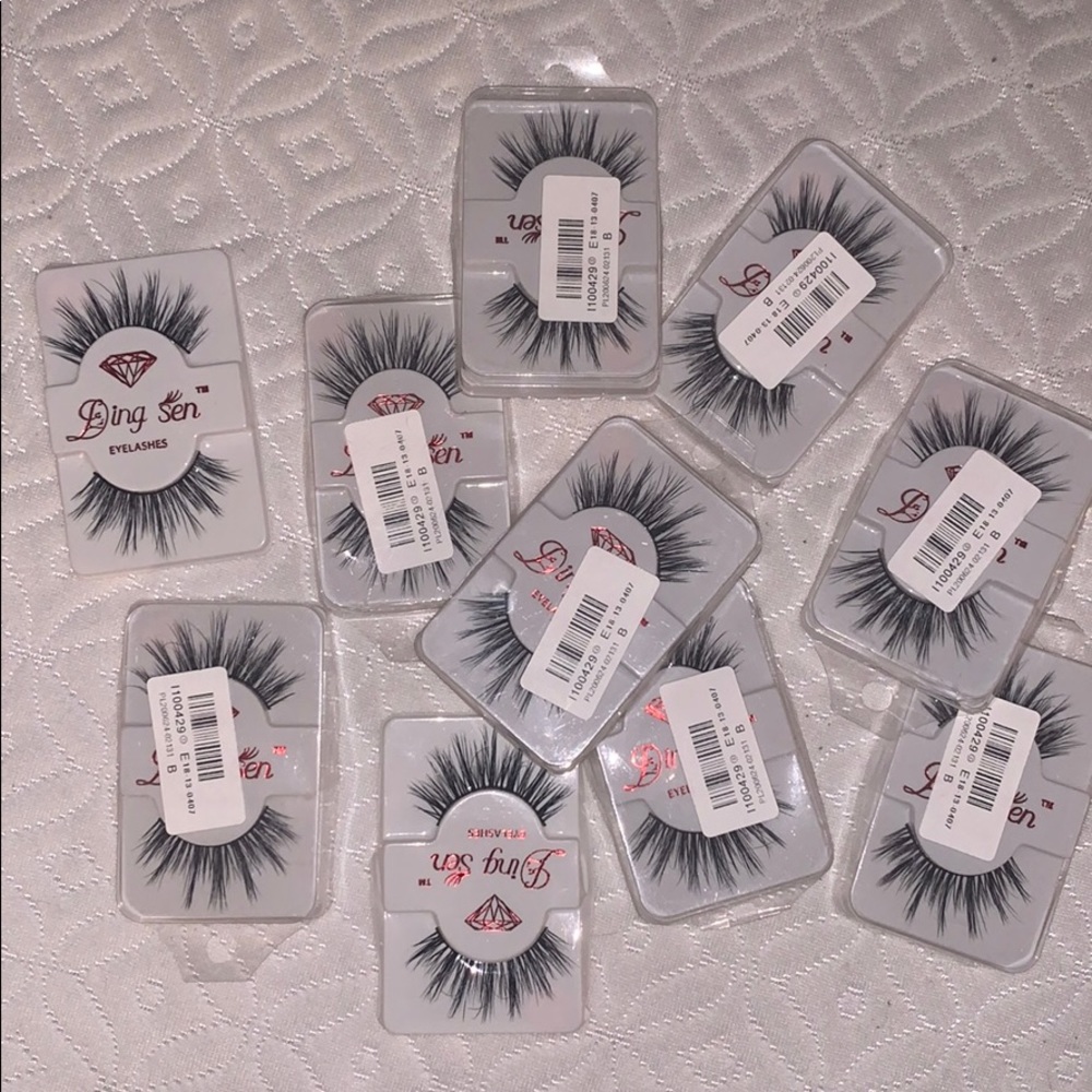 MINK EYELASHES